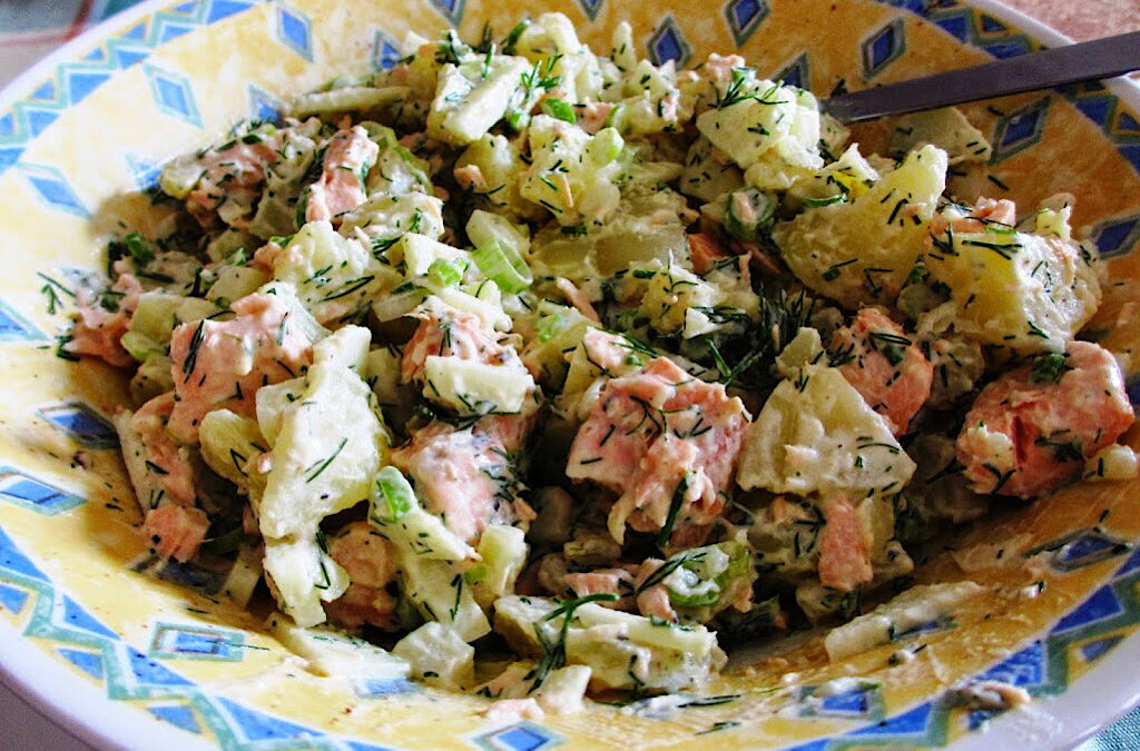 Aardappelsalade met zalm en dille