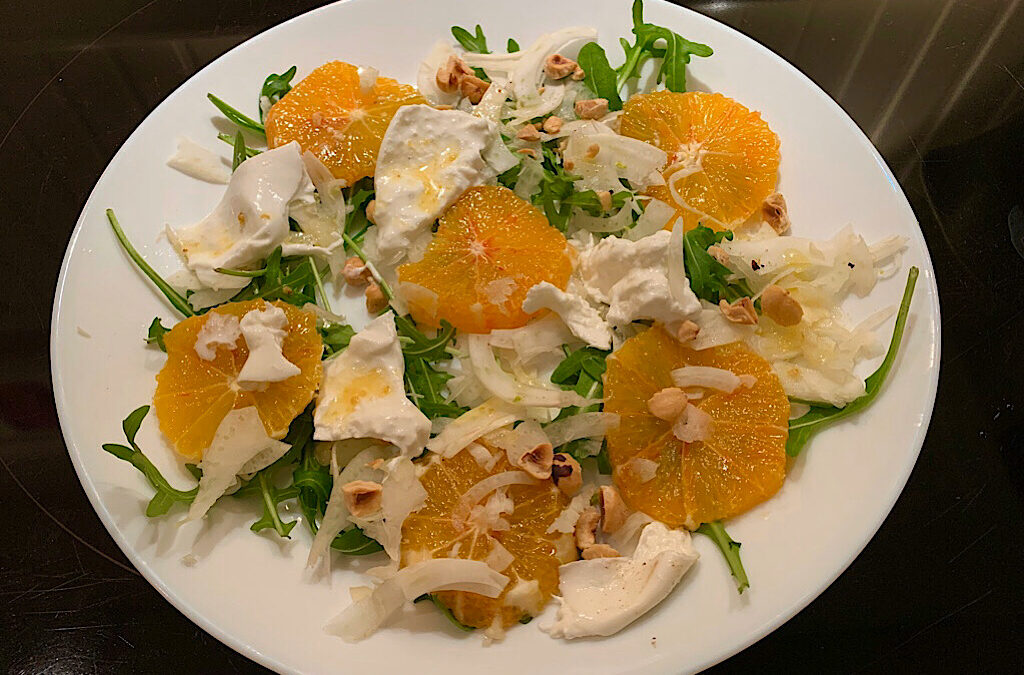 Salade van bloedsinaasappel met burrata en venkel
